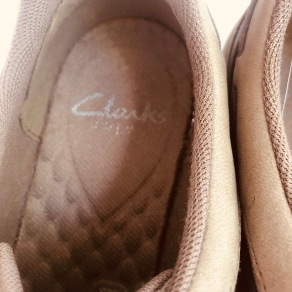Clarks Soft Cushion Taupe Slip On Shoes 9 - Picture 7 of 9